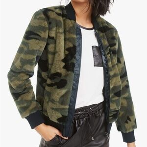 Bar III Womens Green Faux Fur Camouflage Bomber Jacket